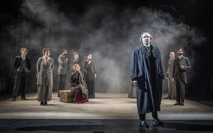 Photos: Ralph Fiennes and Miranda Raison in GRACE PERVADES Image