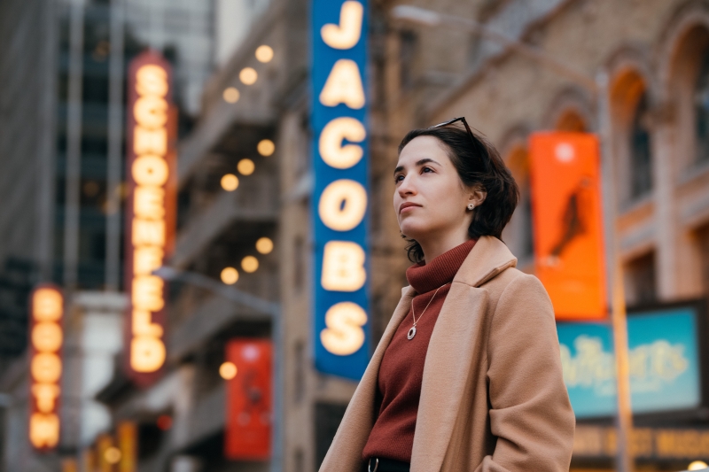 Suitcase of Dreams: Nea Somogyi’s Vision for an Integrated Stage Image