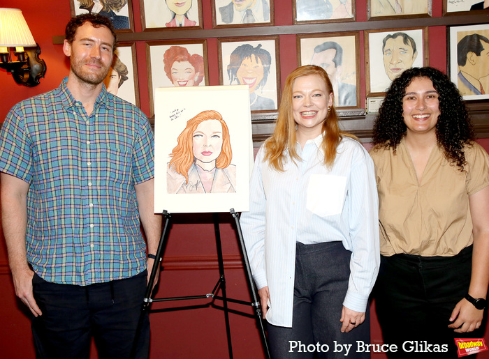 Photos: Tony Winner Sarah Snook Receives Portrait at Sardi's Image