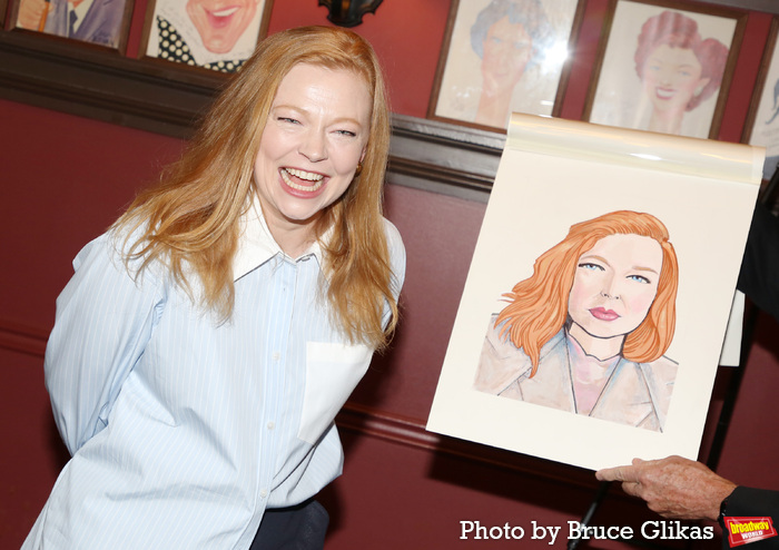 Photos: Tony Winner Sarah Snook Receives Portrait at Sardi's Image
