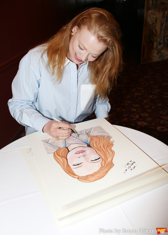 Photos: Tony Winner Sarah Snook Receives Portrait at Sardi's Image