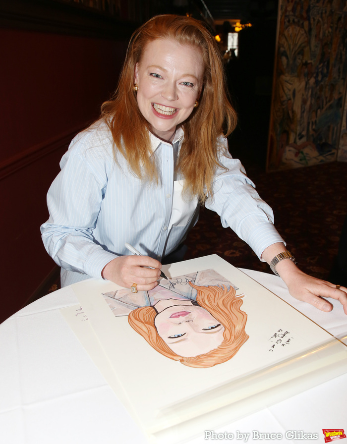 Photos: Tony Winner Sarah Snook Receives Portrait at Sardi's Image