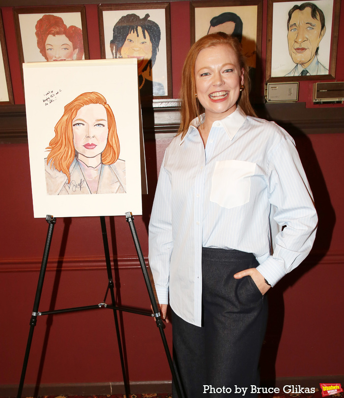 Photos: Tony Winner Sarah Snook Receives Portrait at Sardi's Image