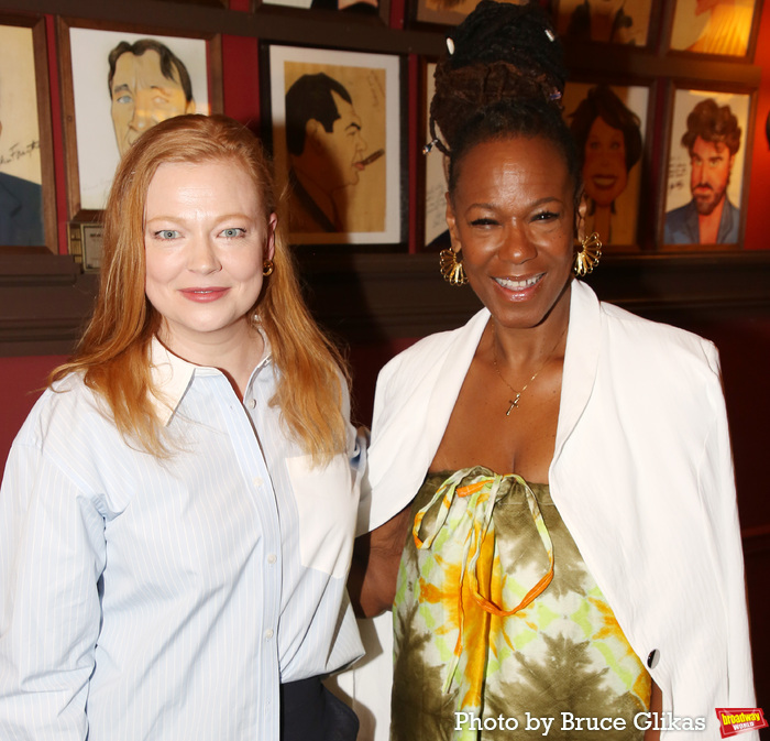 Photos: Tony Winner Sarah Snook Receives Portrait at Sardi's Image
