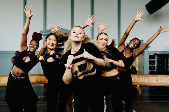 Photos: BURLESQUE THE MUSICAL Company in Rehearsals Image