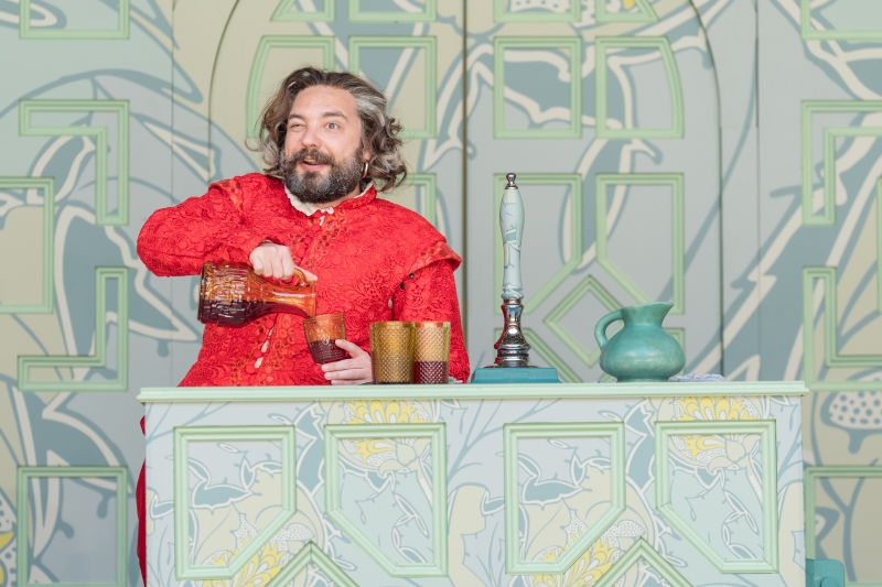 Review: THE MERRY WIVES OF WINDSOR, Shakespeare's Globe Image