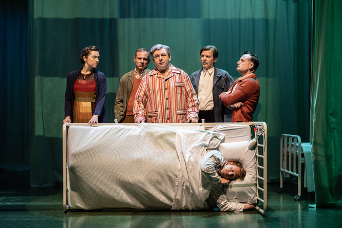 Photos: Michael Sheen and More in NYE at the National Theatre Image