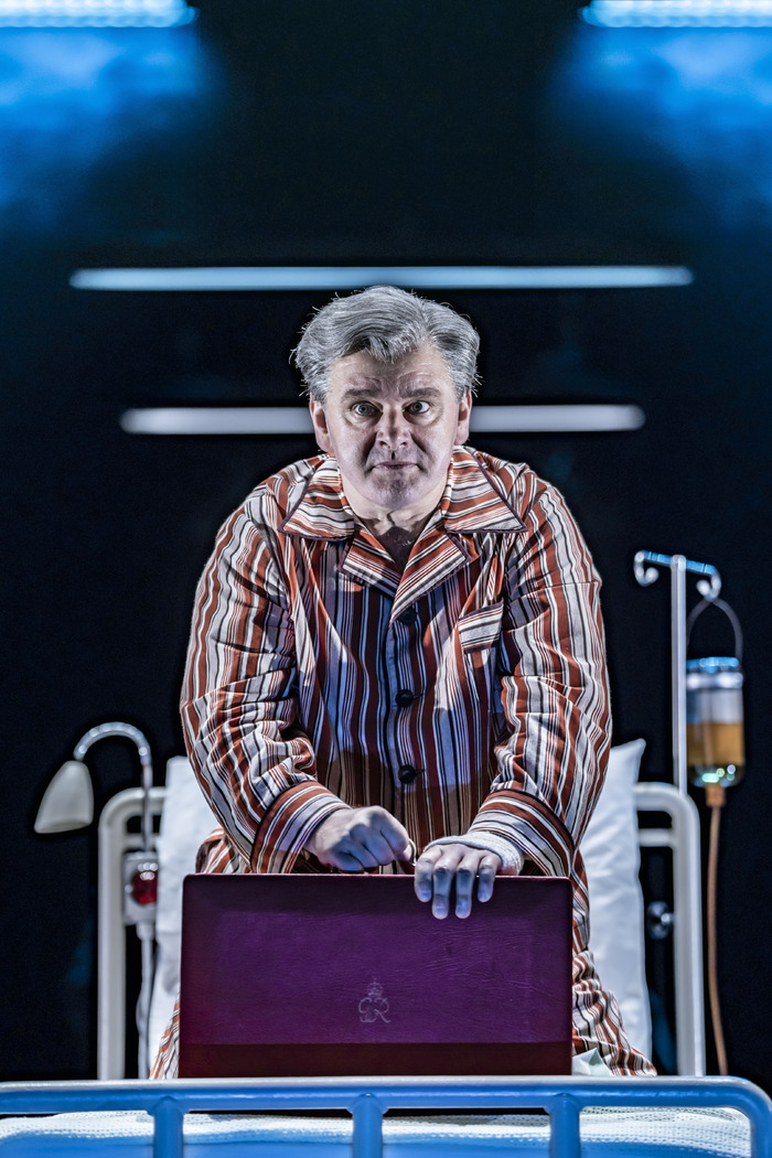 Photos: Michael Sheen and More in NYE at the National Theatre Image
