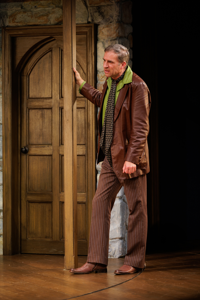 Exclusive: First Look at Jefferson Mays & More in NOISES OFF at The Old Globe Image