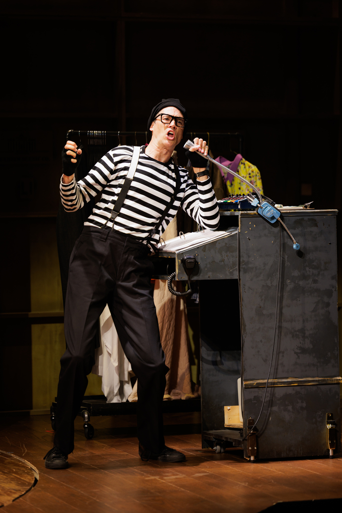Exclusive: First Look at Jefferson Mays & More in NOISES OFF at The Old Globe Image