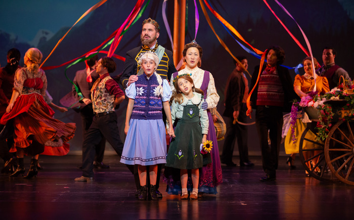 Exclusive: First Look at FROZEN at 5-Star Theatricals Image
