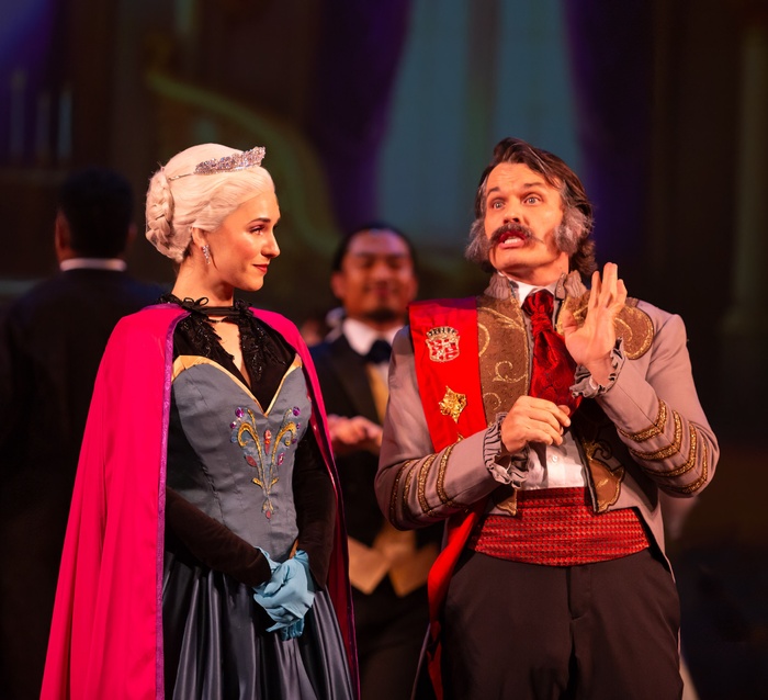 Exclusive: First Look at FROZEN at 5-Star Theatricals Image