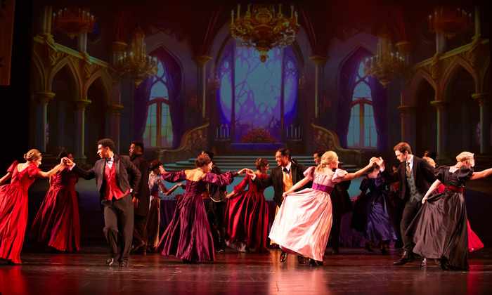 Exclusive: First Look at FROZEN at 5-Star Theatricals Image