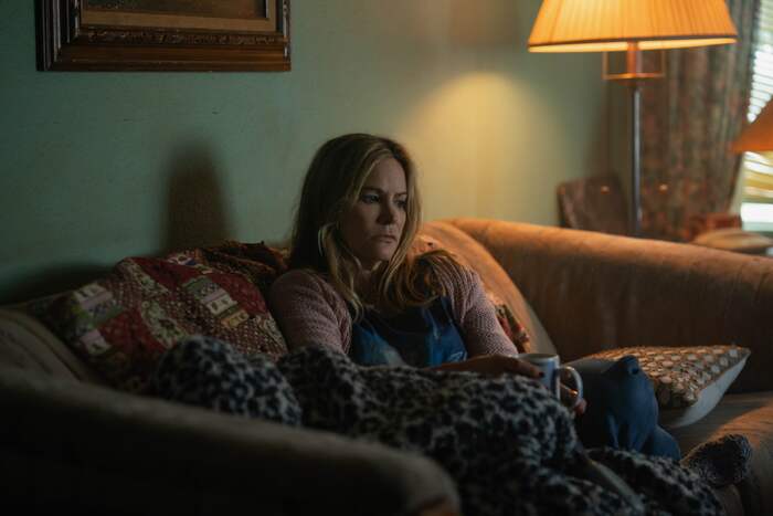 Video/Photos: First Look at Vanessa Kirby in Netflix's NIGHT ALWAYS COMES Image