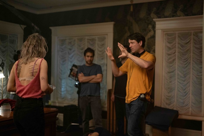 Video/Photos: First Look at Vanessa Kirby in Netflix's NIGHT ALWAYS COMES Image