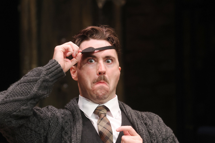Photos: 39 STEPS at Main Street Theater Image