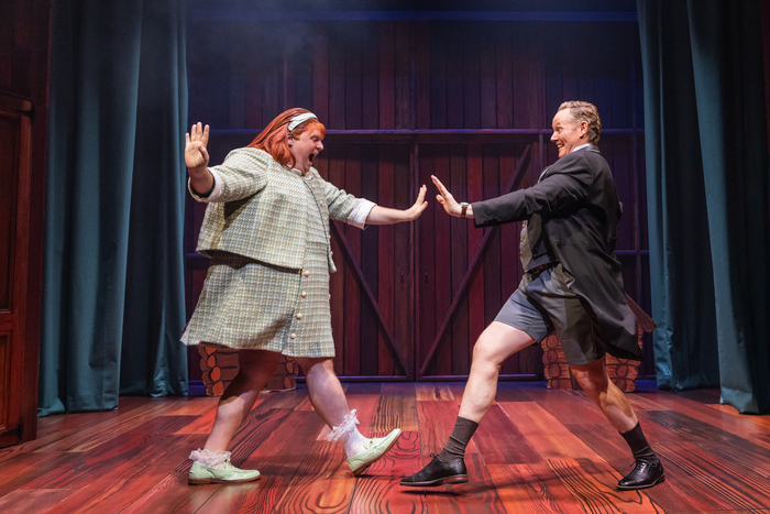 Photos: GINGER TWINSIES World Premiere First Look Image