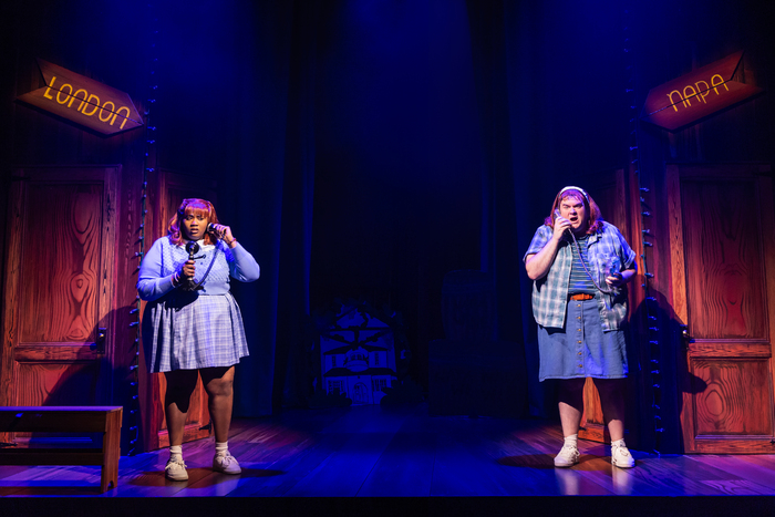 Photos: GINGER TWINSIES World Premiere First Look Image