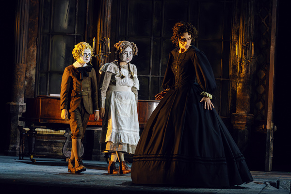 Photos: First Look at THE TURN OF THE SCREW At The Santa Fe Opera Image