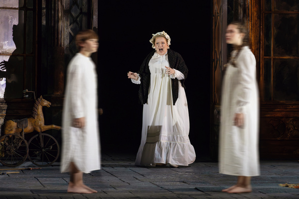 Photos: First Look at THE TURN OF THE SCREW At The Santa Fe Opera Image