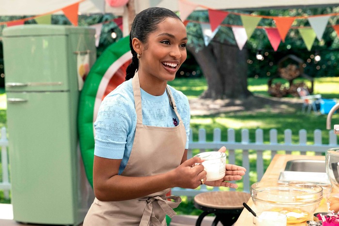 Photos/Video: First-Look at Jesse Tyler Ferguson, Andrew Rannells in THE GREAT AMERICAN BAKING SHOW Image