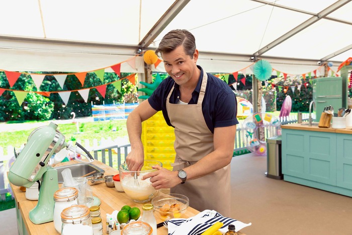 Photos/Video: First-Look at Jesse Tyler Ferguson, Andrew Rannells in THE GREAT AMERICAN BAKING SHOW Image