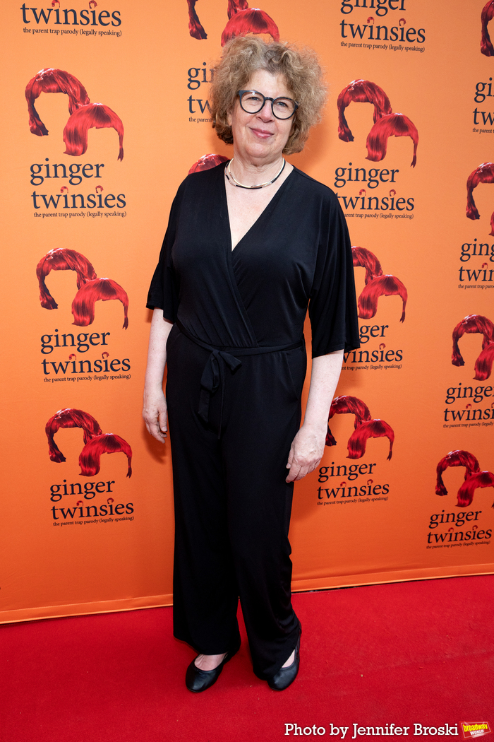 Photos: On the Opening Night Red Carpet for GINGER TWINSIES Image