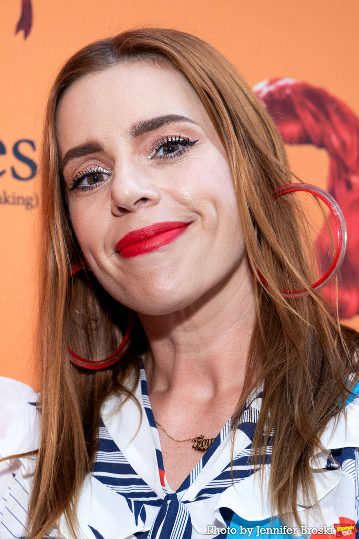 Photos: On the Opening Night Red Carpet for GINGER TWINSIES Image