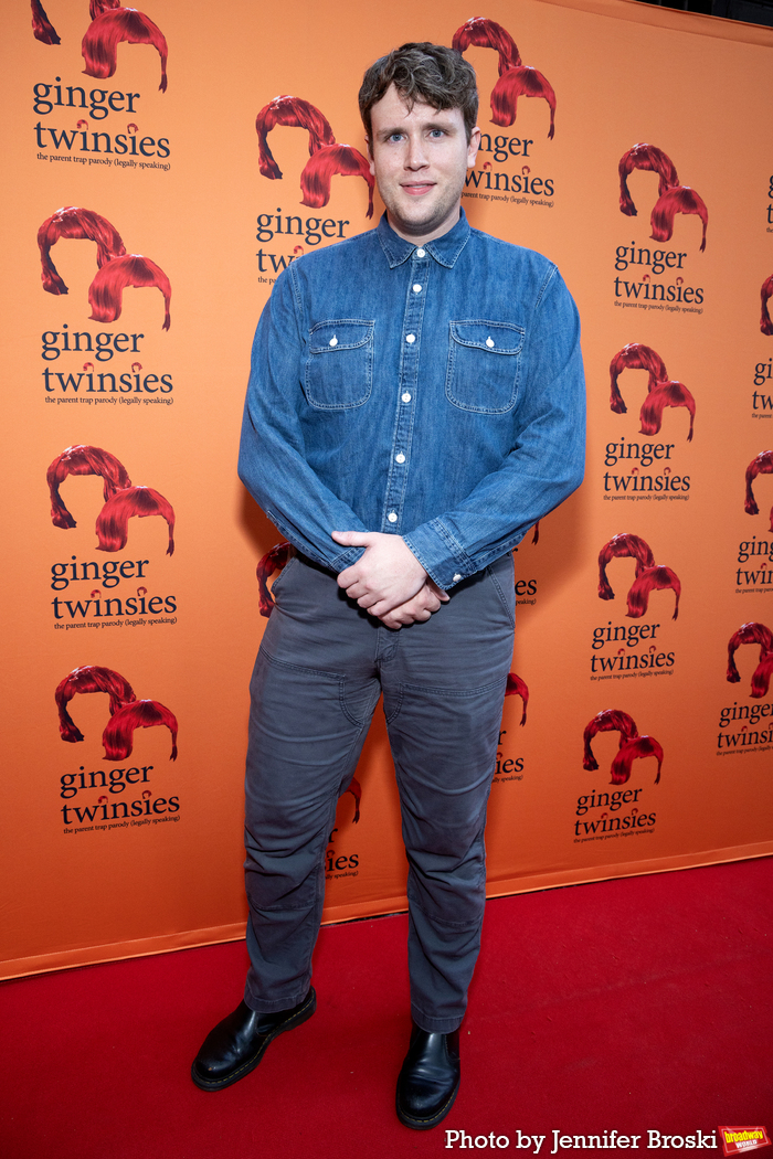 Photos: On the Opening Night Red Carpet for GINGER TWINSIES Image