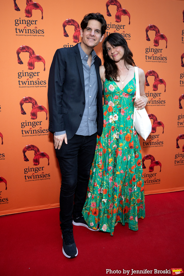 Photos: On the Opening Night Red Carpet for GINGER TWINSIES Image