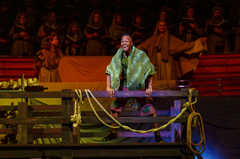 Review: Encore Performing Arts' THE HUNCHBACK OF NOTRE DAME Image