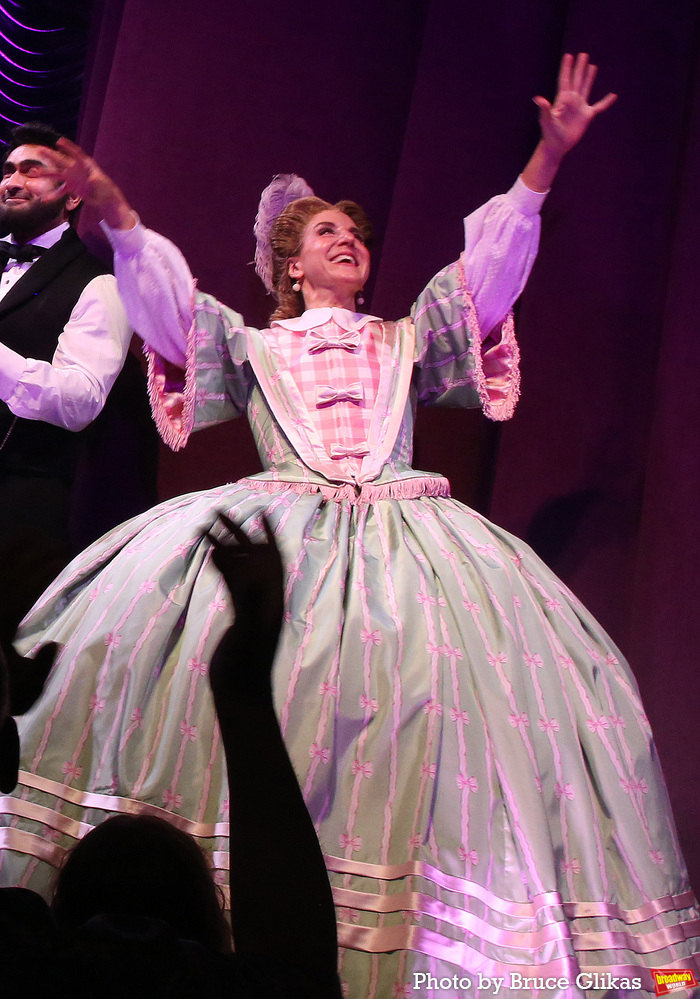 Photos: Jinkx Monsoon, Michael Urie, and More Take First Bows in OH, MARY! Image