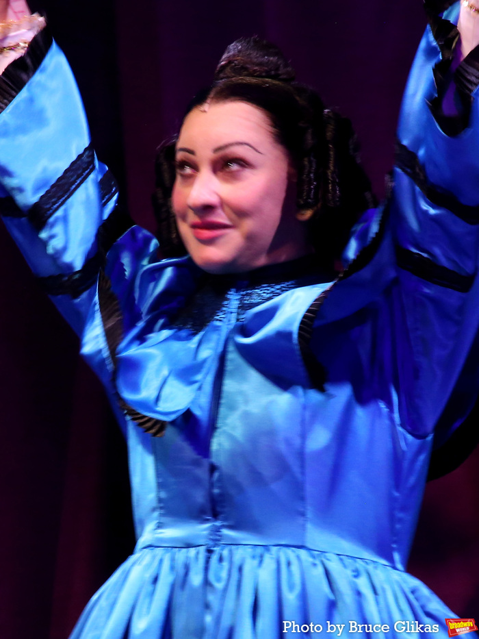 Photos: Jinkx Monsoon, Michael Urie, and More Take First Bows in OH, MARY! Image