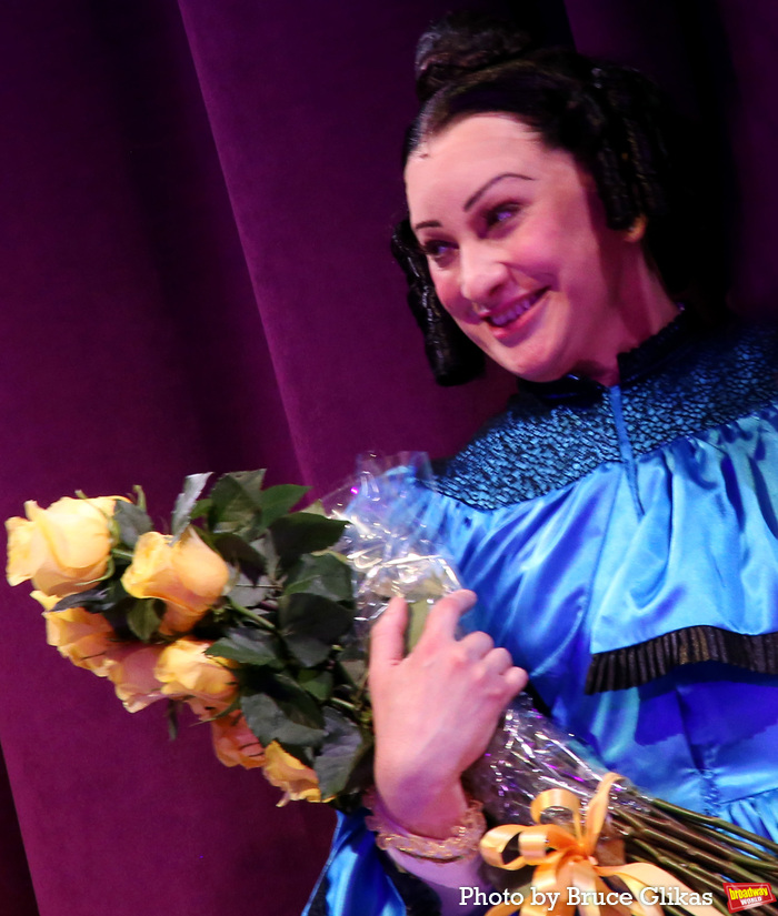 Photos: Jinkx Monsoon, Michael Urie, and More Take First Bows in OH, MARY! Image