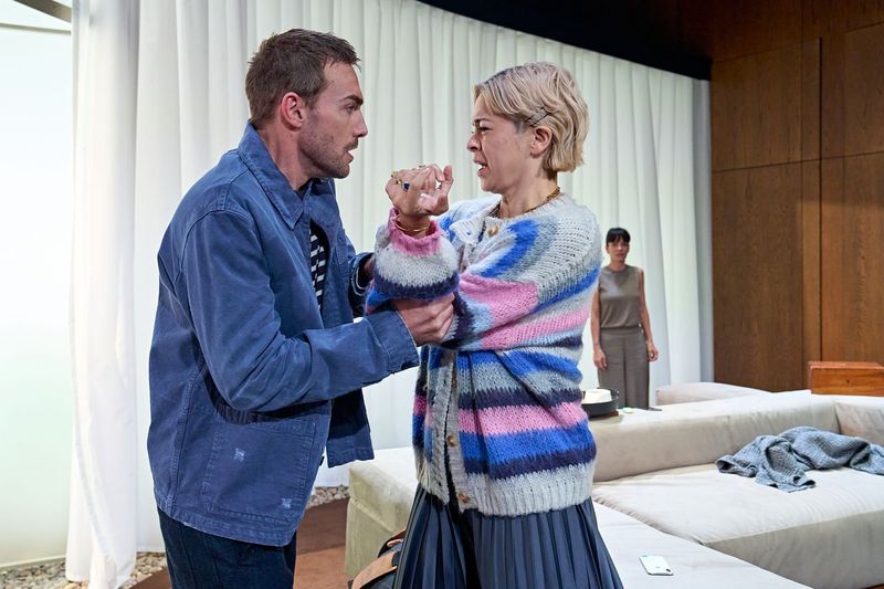 Review: HEDDA, Starring Lily Allen, Theatre Royal Bath Image