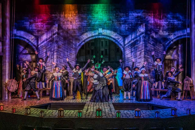 Review: SOMETHING ROTTEN! at Theatre Memphis Image