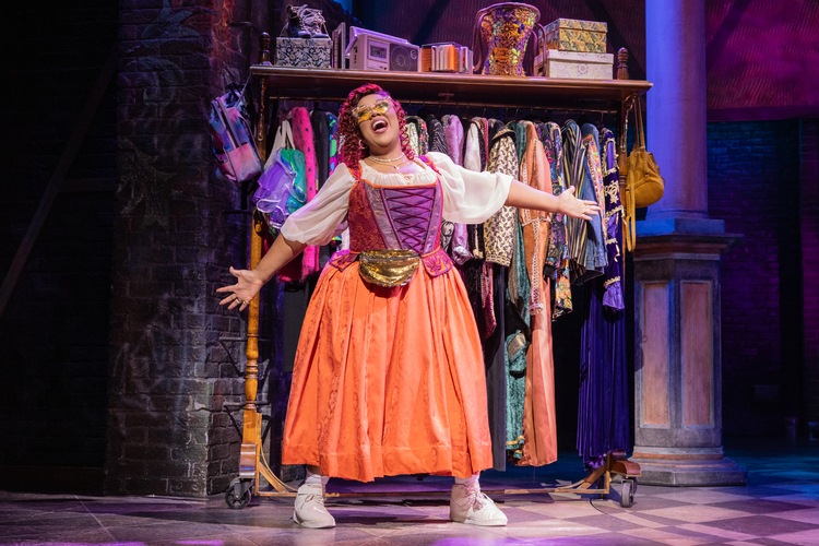 Photos: First Look at James Monroe Iglehart and Cheryl Porter in & JULIET Image
