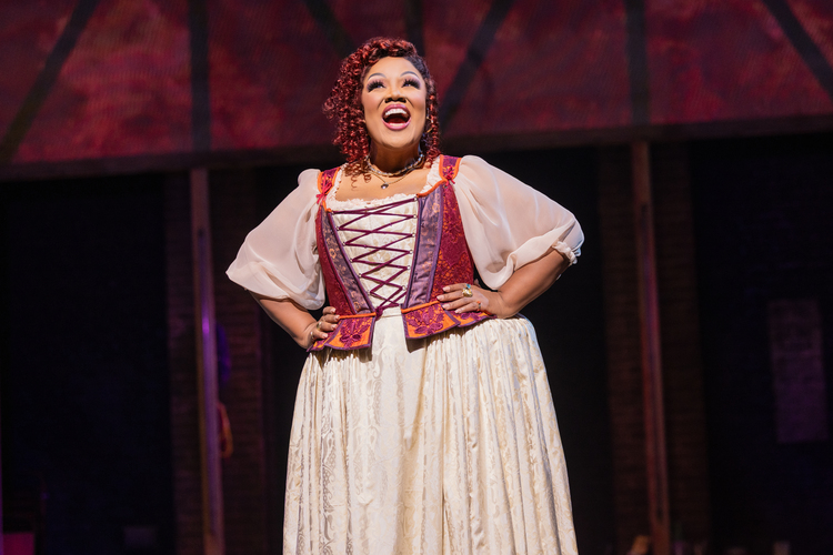 Photos: First Look at James Monroe Iglehart and Cheryl Porter in & JULIET Image