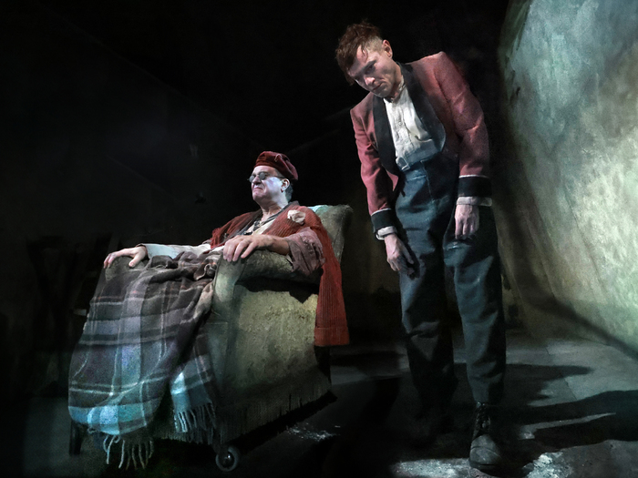 Photos: Douglas Hodge, Mathew Horne & More in ENDGAME Image