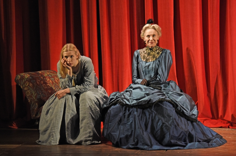 Review: LITTLE WOMEN, Salisbury Playhouse Image