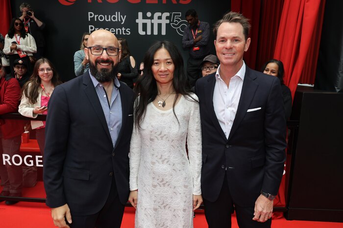 Photos: Jessie Buckley, Paul Mescal, & More Attend TIFF Premiere of HAMNET Image