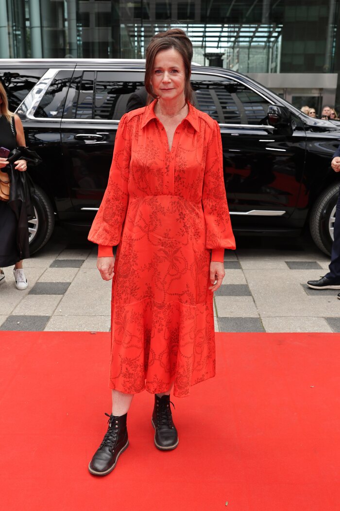 Photos: Jessie Buckley, Paul Mescal, & More Attend TIFF Premiere of HAMNET Image