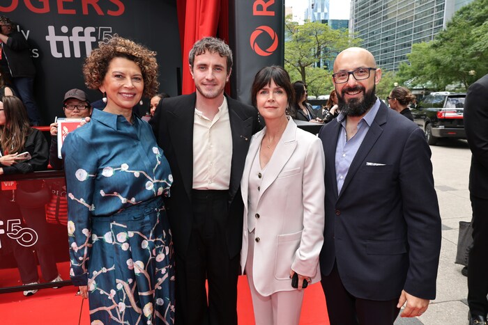 Photos: Jessie Buckley, Paul Mescal, & More Attend TIFF Premiere of HAMNET Image