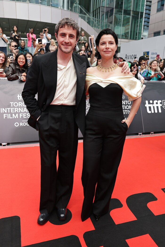 Photos: Jessie Buckley, Paul Mescal, & More Attend TIFF Premiere of HAMNET Image