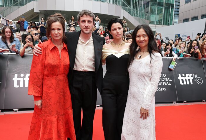 Photos: Jessie Buckley, Paul Mescal, & More Attend TIFF Premiere of HAMNET Image