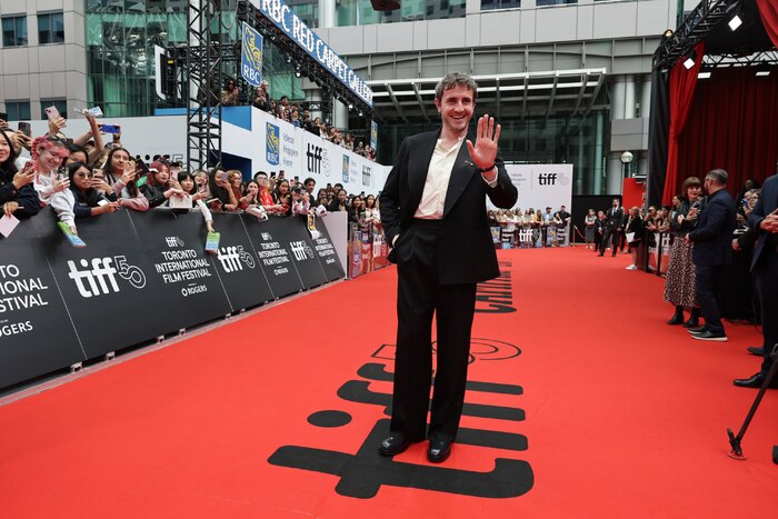Photos: Jessie Buckley, Paul Mescal, & More Attend TIFF Premiere of HAMNET Image