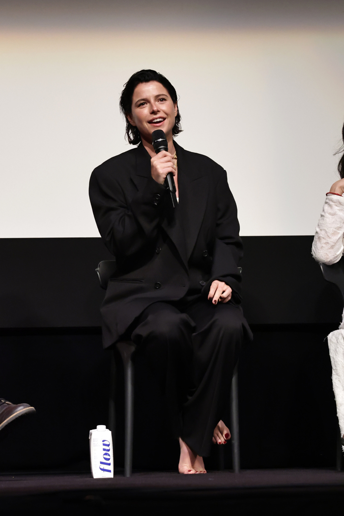Photos: Jessie Buckley, Paul Mescal, & More Attend TIFF Premiere of HAMNET Image