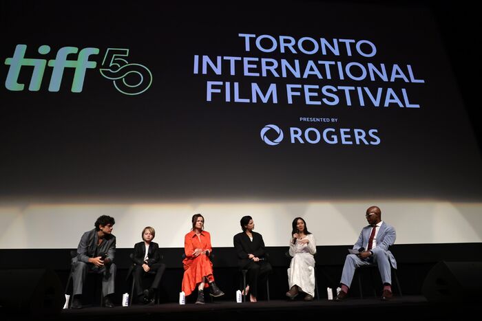 Photos: Jessie Buckley, Paul Mescal, & More Attend TIFF Premiere of HAMNET Image