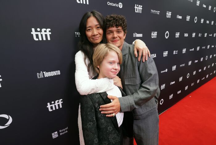 Photos: Jessie Buckley, Paul Mescal, & More Attend TIFF Premiere of HAMNET Image