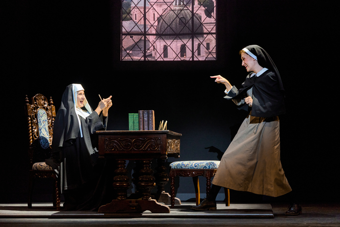 Photos: THE SOUND OF MUSIC National Tour First Look Image
